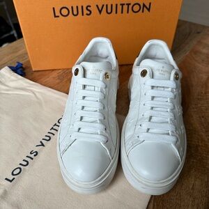 Louis Vuitton Women's Time Out Sneakers Monogram Embossed Leather White 37,5IT